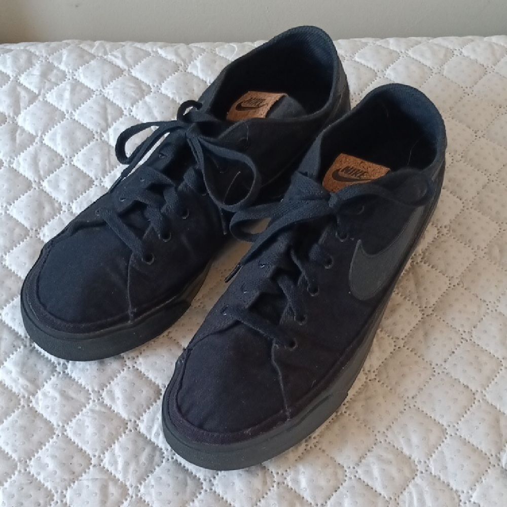 Nike Black Canvas Shoes